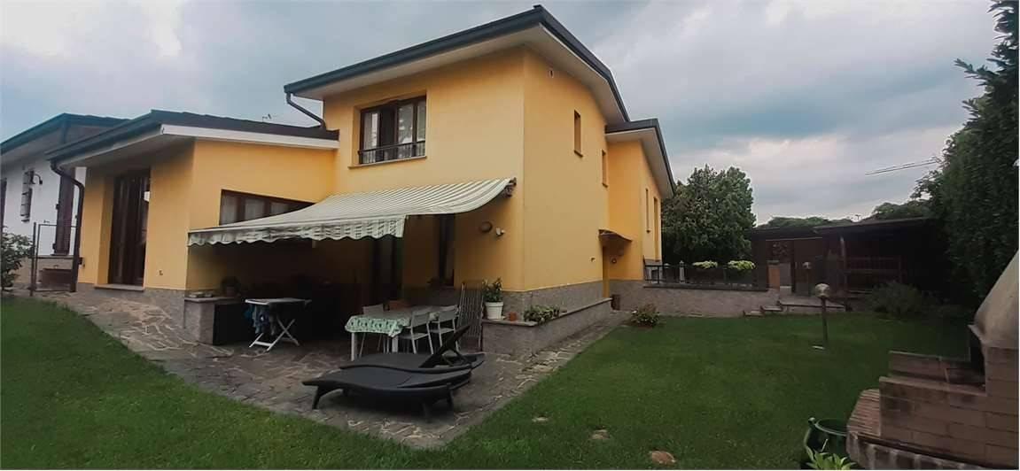 Вилла с 4 комнатами в Кассина де Пекки, Италия № 141550