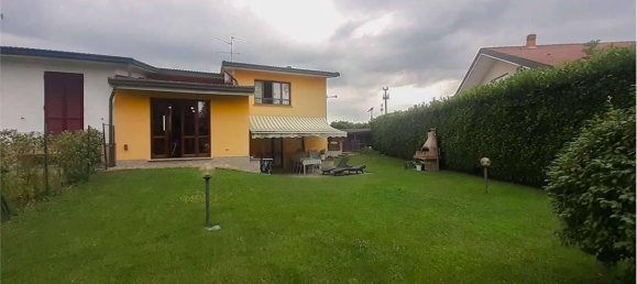 Вилла с 4 комнатами в Кассина де Пекки, Италия № 141550 2