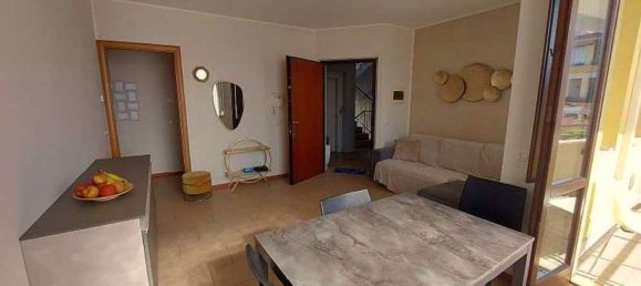 5-salle Appartement à Busto Arsizio, Italy No. 12976 16