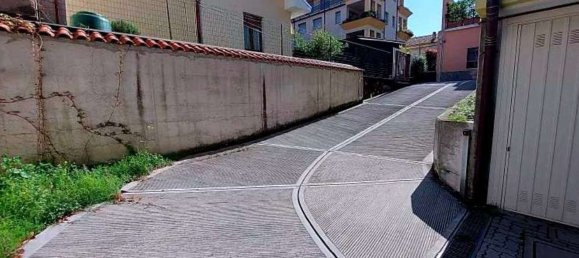 5-salle Appartement à Busto Arsizio, Italy No. 12976 2