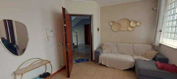 5-salle Appartement à Busto Arsizio, Italy No. 12976 11