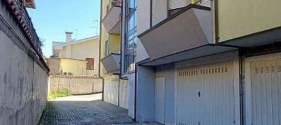 5-salle Appartement à Busto Arsizio, Italy No. 12976 34