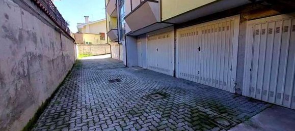 5-salle Appartement à Busto Arsizio, Italy No. 12976 36