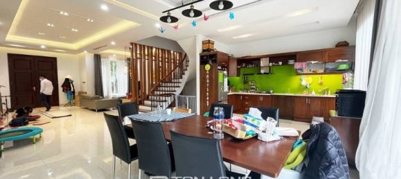 3 bedrooms Villa in Long Bien, Vietnam No. 676 6