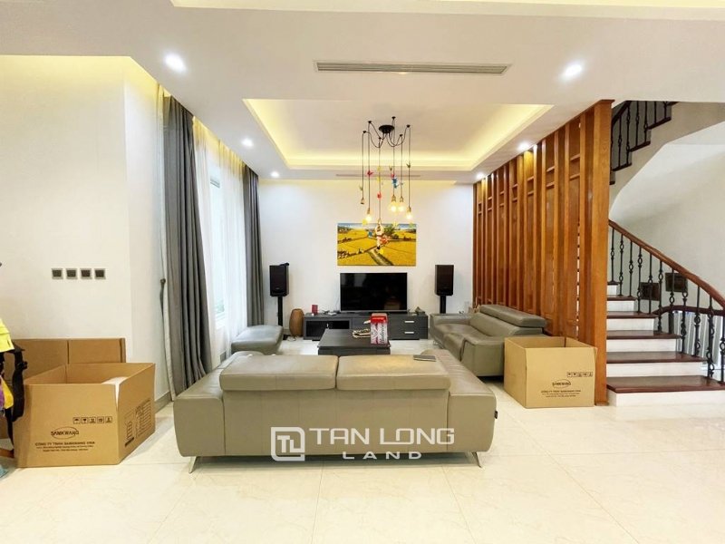 3 bedrooms Villa in Long Bien, Vietnam No. 676
