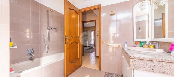 5-Zimmer Villa in Rome, Italy, Nr. 19526 19