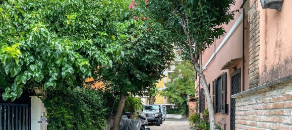 6 bedrooms Apartment in Rome, Italy No. 377779 3