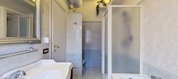 6 bedrooms Apartment in Rome, Italy No. 377779 34