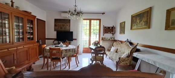 4 bedrooms House in Tresana, Italy No. 361730 8