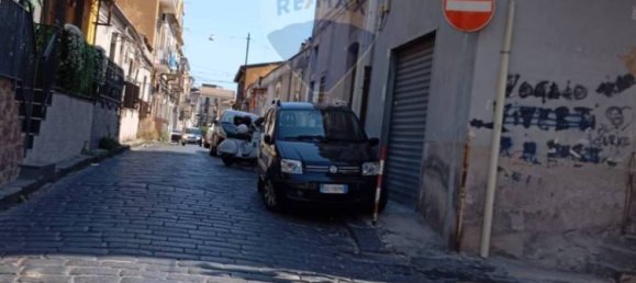 5 bedrooms Apartment in Catania, Italy No. 325491 2