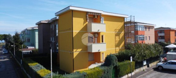 Квартира с 3 комнатами в Пинето, Италия № 13167 16