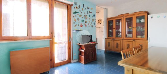 Квартира с 3 комнатами в Пинето, Италия № 13167 2