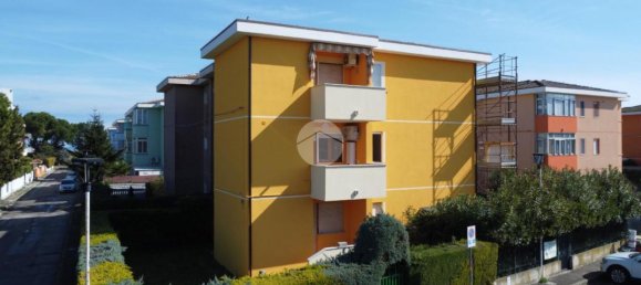 Квартира с 3 комнатами в Пинето, Италия № 13167 3