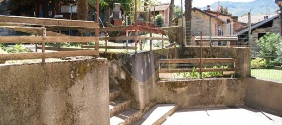 3 Schlafzimmer Haus in Masciago Primo, Italy, Nr. 323671 5