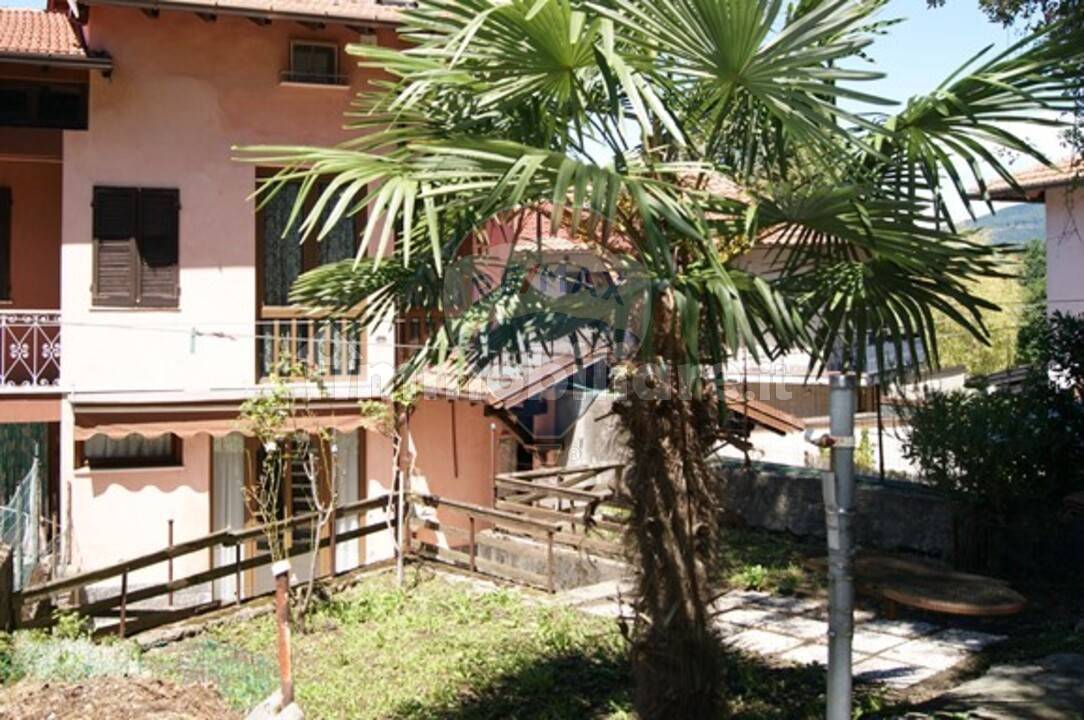 3 Schlafzimmer Haus in Masciago Primo, Italy, Nr. 323671