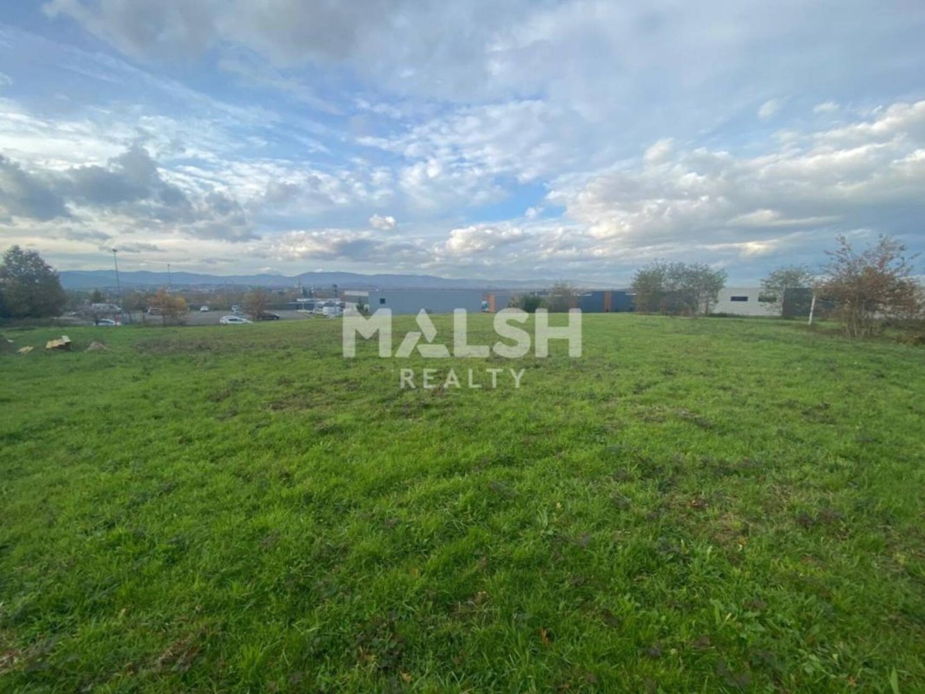 Terreno en Montceaux, France 5604 m² No. 106777