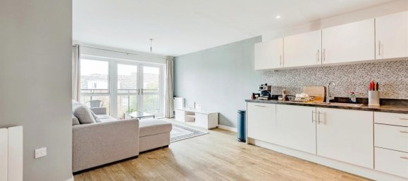 2 bedrooms Apartment in Crawley, United Kingdom No. 6284 5