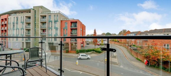 2 bedrooms Apartment in Crawley, United Kingdom No. 6284 8