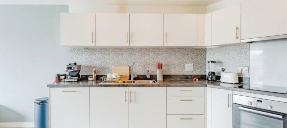 2 bedrooms Apartment in Crawley, United Kingdom No. 6284 2