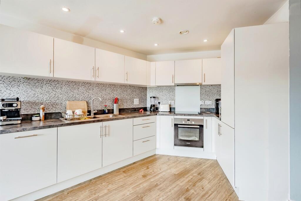 2 bedrooms Apartment in Crawley, United Kingdom No. 6284