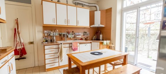 6 bedrooms House in Grenoble, France No. 206679 8