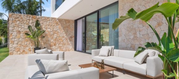 6 bedrooms Villa in Marbella, Spain No. 10120 5