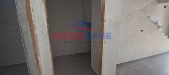 4 bedrooms House in Crosia, Italy No. 168904 7