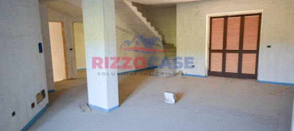 4 bedrooms House in Crosia, Italy No. 168904 14