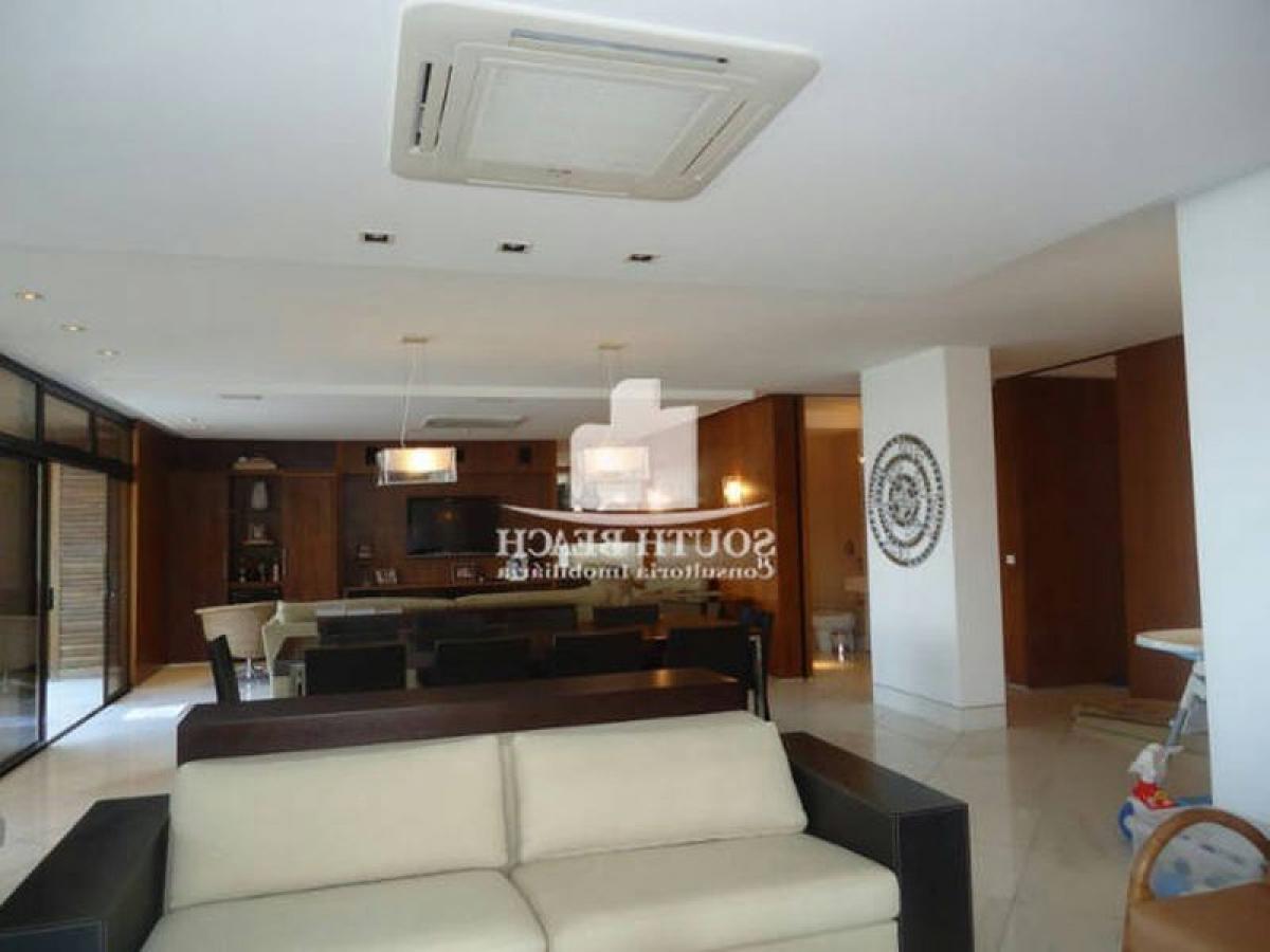 4 bedrooms Apartment in Rio de Janeiro, Brazil No. 536384