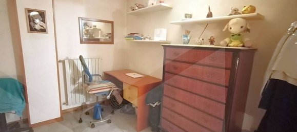 9 rooms House in Spoltore, Italy No. 22149 22