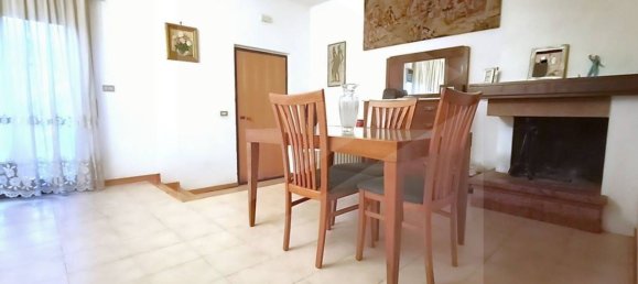9 rooms House in Spoltore, Italy No. 22149 2