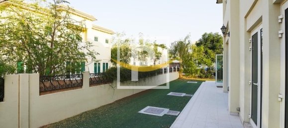 4 Schlafzimmer Villa in Al Furjan, UAE, Nr. 9181 17