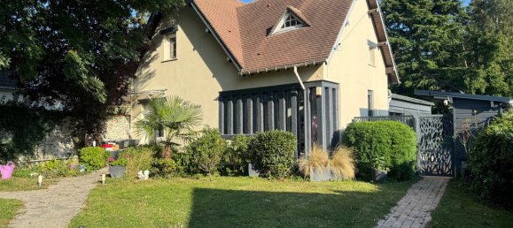 3 bedrooms House in Bornel, France No. 44009 2