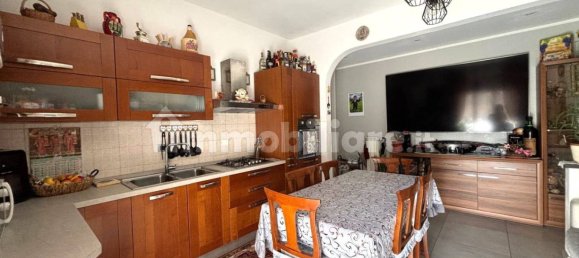 2 Schlafzimmer Wohnung in Malnate, Italy, Nr. 288825 5