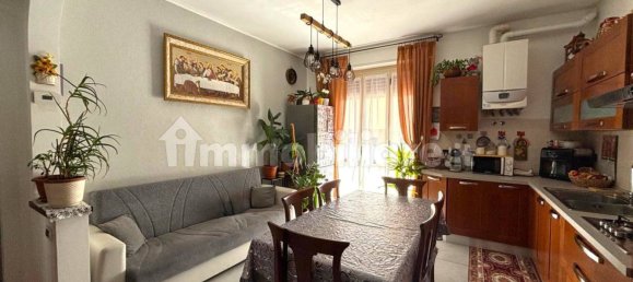 2 Schlafzimmer Wohnung in Malnate, Italy, Nr. 288825 2