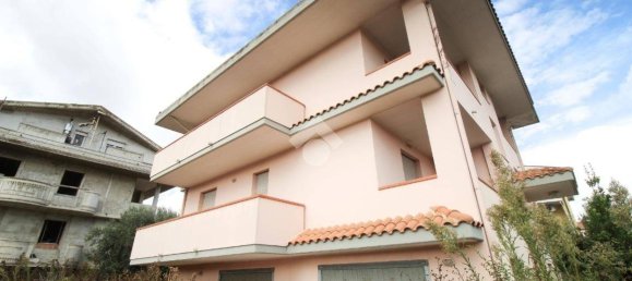 4 bedrooms Villa in Montesilvano, Italy No. 33795 34