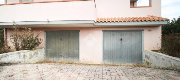 4 bedrooms Villa in Montesilvano, Italy No. 33795 32