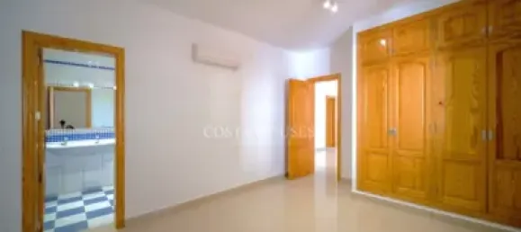 4 bedrooms House in Alicante, Spain No. 32722 32