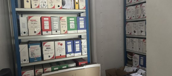 210m² Office in Epernay, France No. 61356 9