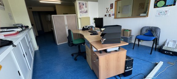 210m² Office in Epernay, France No. 61356 2