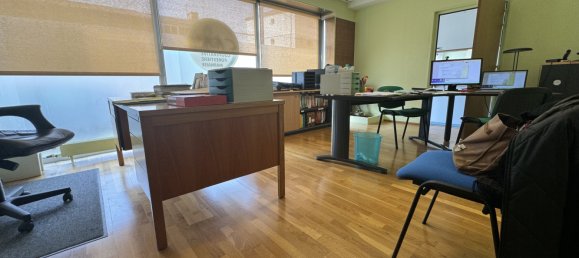 210m² Office in Epernay, France No. 61356 10