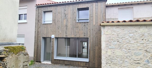 3 bedrooms House in Le Pallet, France No. 98318 5