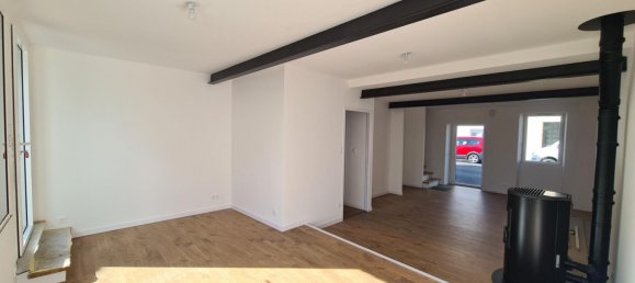 3 bedrooms House in Le Pallet, France No. 98318 3