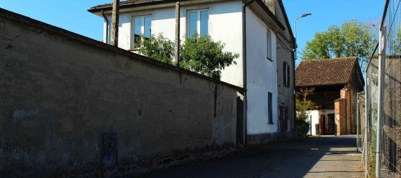 12 rooms House in Guardamiglio, Italy No. 253796 9