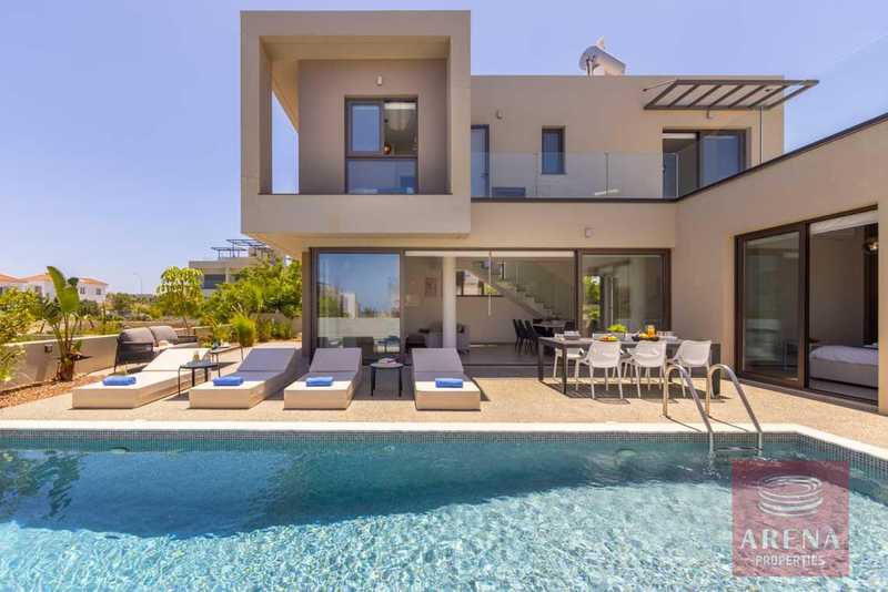 Villa de 3 dormitorios en Paralimni, Cyprus No. 19778