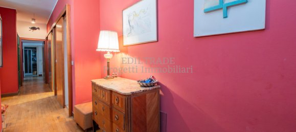 3 bedrooms Apartment in Milan, Italy No. 312360 8