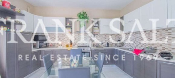 Apartamento de 3 dormitorios en Fgura, Malta No. 1150 2