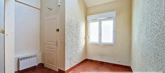 Studio in Reims, France No. 94096 5