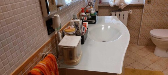 5 rooms Apartment in Carrara, Italy No. 178644 8