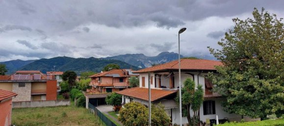 5 rooms Apartment in Carrara, Italy No. 178644 16